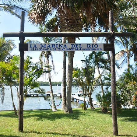 Hotel La Marina Del Rio La Pesca Exteriör bild