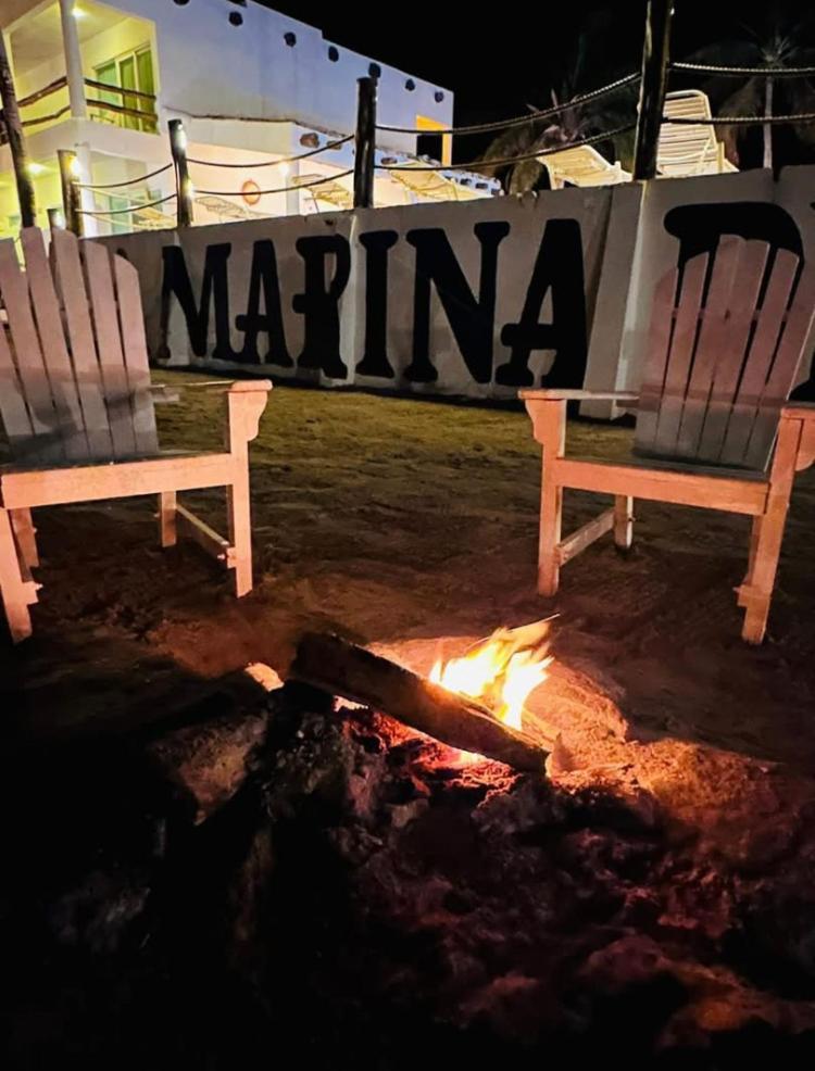 Hotel La Marina Del Rio La Pesca Exteriör bild