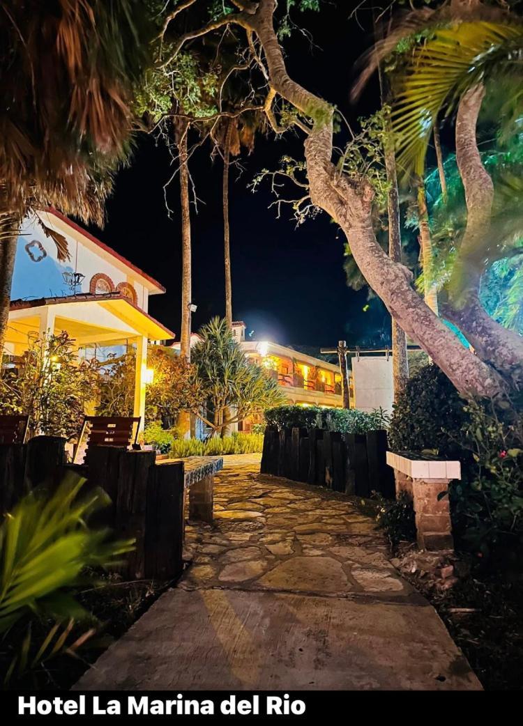 Hotel La Marina Del Rio La Pesca Exteriör bild