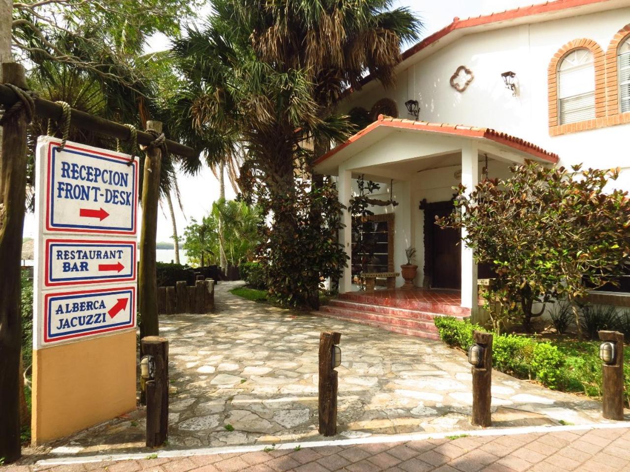 Hotel La Marina Del Rio La Pesca Exteriör bild